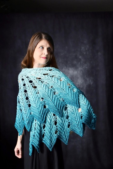 Crochet pattern shawl Veilwyn