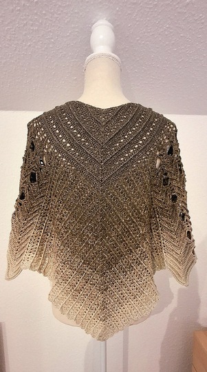 Crochet pattern shawl Veilwyn