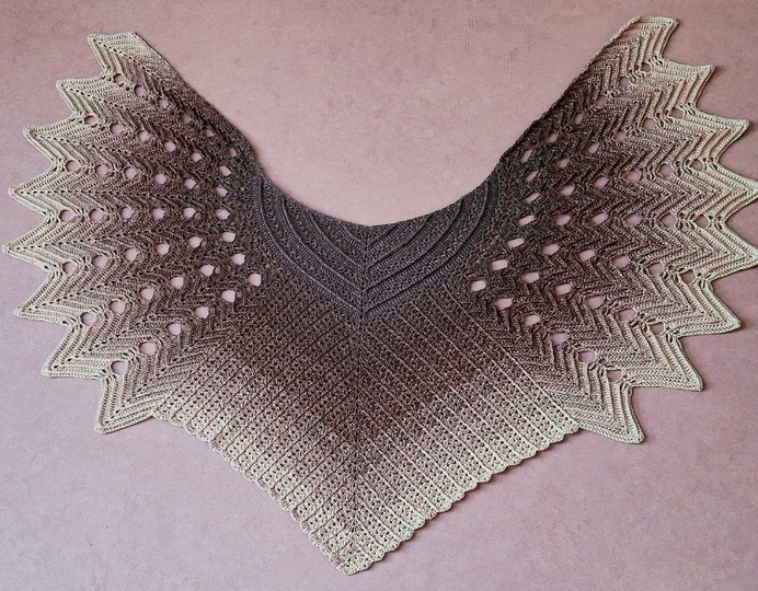 Crochet pattern shawl Veilwyn