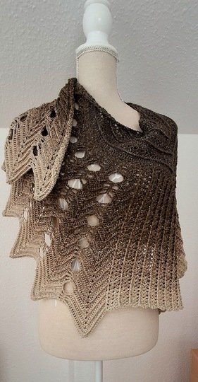 Crochet pattern shawl Veilwyn