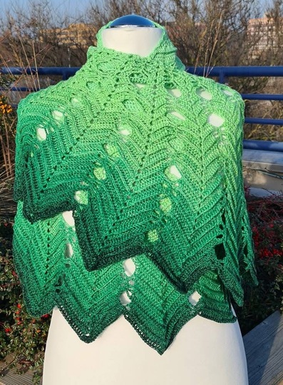 Crochet pattern shawl Veilwyn