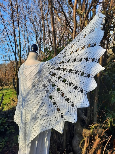 Crochet pattern shawl Veilwyn