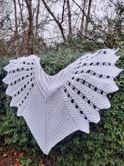 Crochet pattern shawl Veilwyn