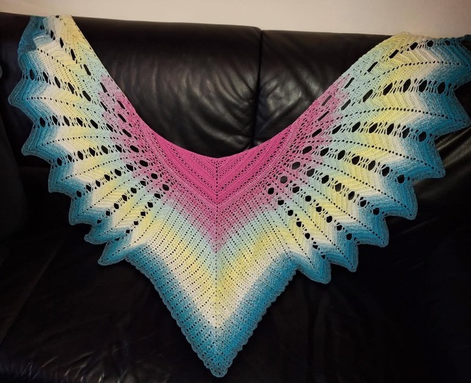 Crochet pattern shawl Veilwyn
