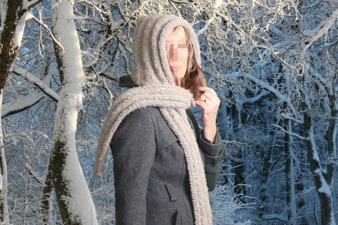 Knitting pattern Hannah's hooded scarf No. 007 - Image 15