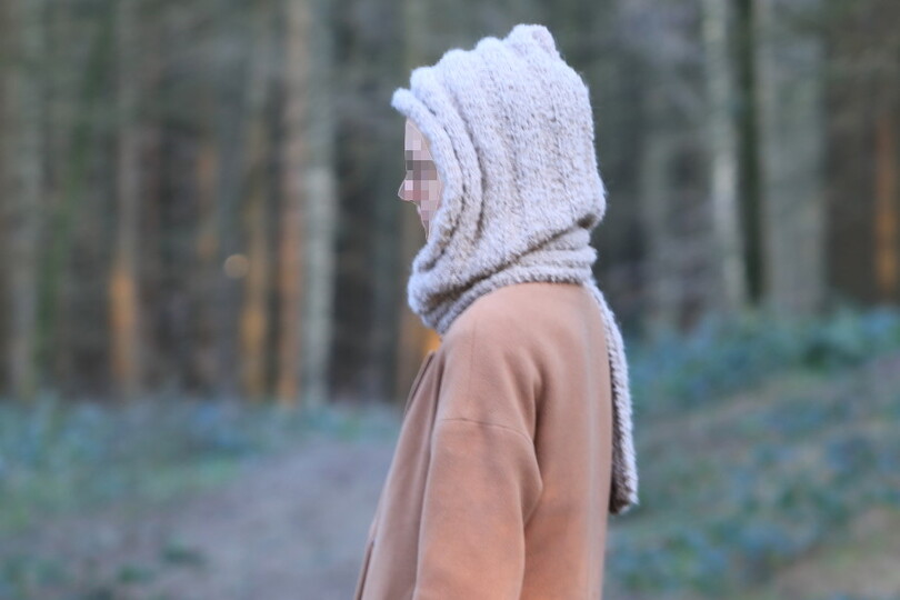 Knitting pattern Hannah's hooded scarf No. 007