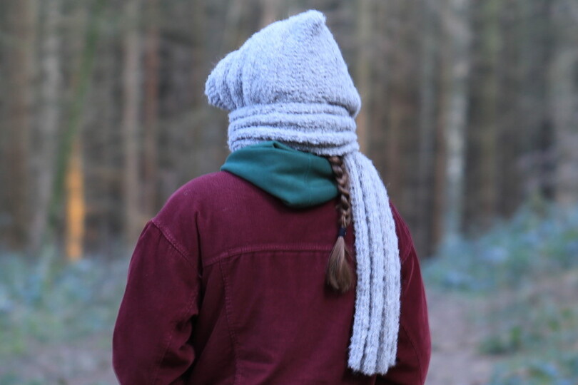 Knitting pattern Hannah's hooded scarf No. 007