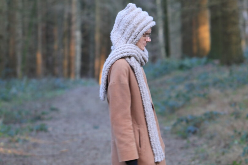 Knitting pattern Hannah's hooded scarf No. 007