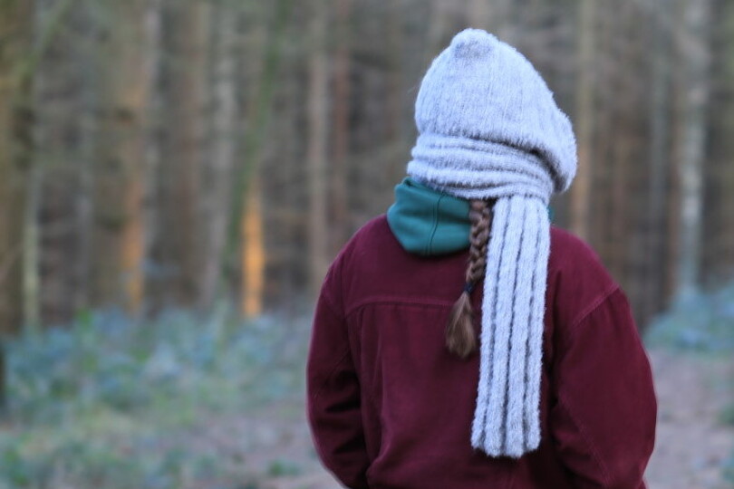 Knitting pattern Hannah's hooded scarf No. 007