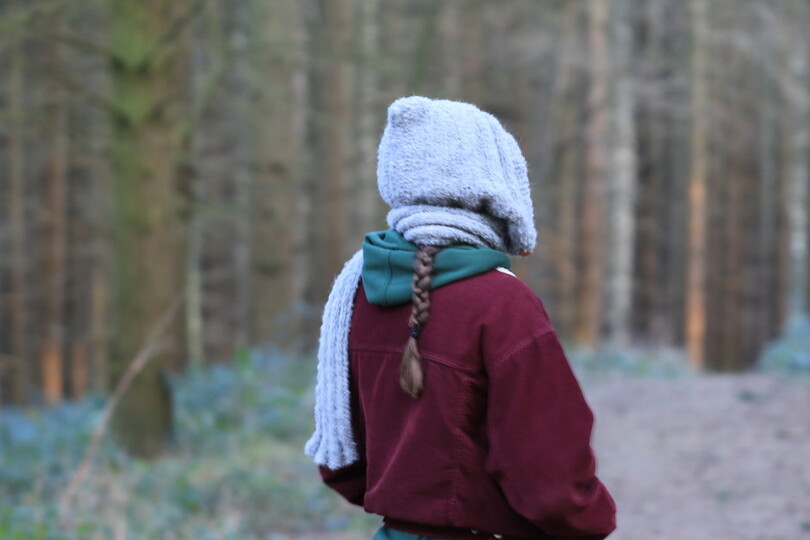 Knitting pattern Hannah's hooded scarf No. 007