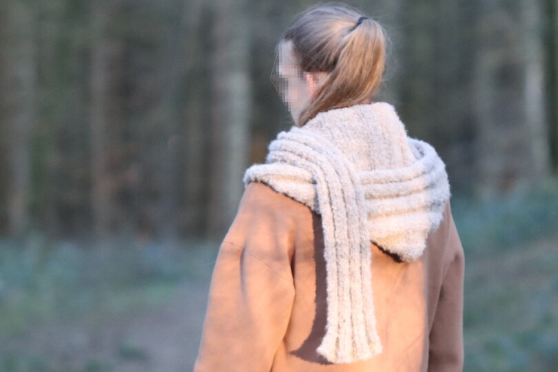 Knitting pattern Hannah's hooded scarf No. 007