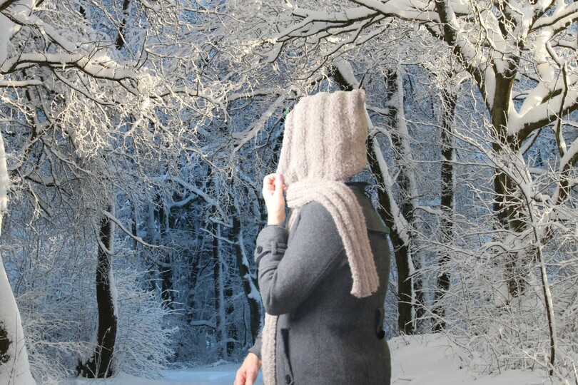 Knitting pattern Hannah's hooded scarf No. 007