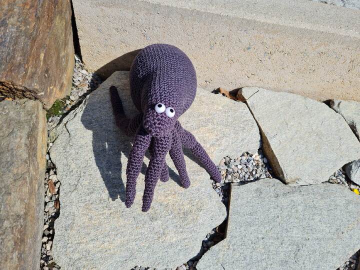 Florian the Flea - crochet pattern for a bouncy friend