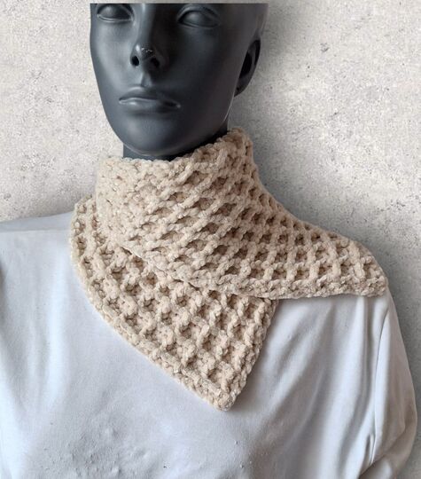 Häkelanleitung kuschlig warme Halssocke, Kragenschal, Chenille-Wolle  #353