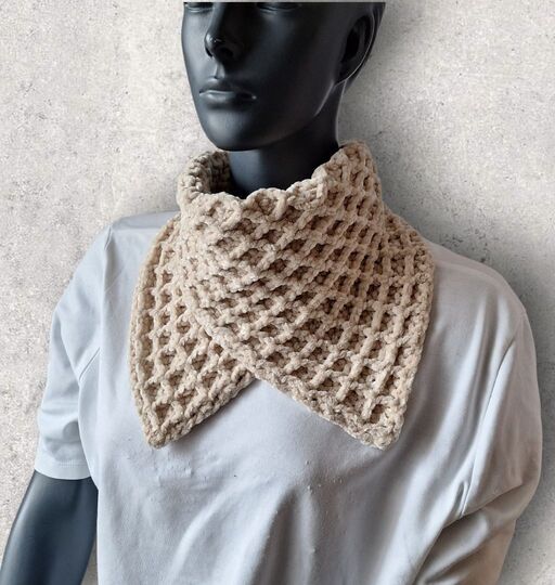 Häkelanleitung kuschlig warme Halssocke, Kragenschal, Chenille-Wolle  #353