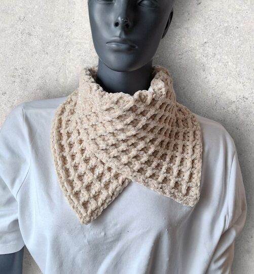 Häkelanleitung kuschlig warme Halssocke, Kragenschal, Chenille-Wolle  #353