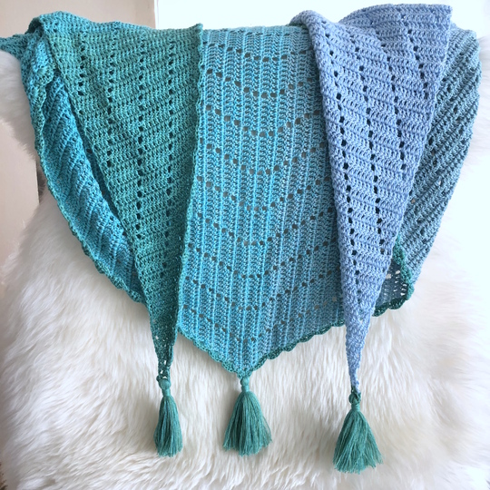 Crochet Pattern "Portocovo" triangle shawl, flat design, charts included