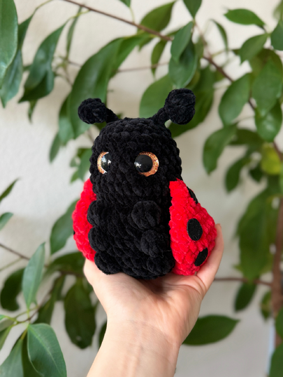 No-Sew Ladybug Crochet Pattern – Amigurumi Plushie Tutorial