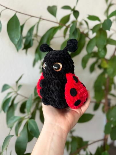 Marienkäfer ohne Nähen häkeln – Süßes No-Sew Amigurumi / Glücksbringer