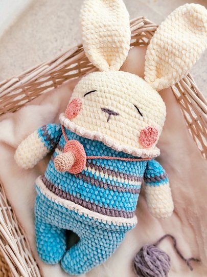 P9 Crochet pattern – sleeping bunny lovey with pacifier