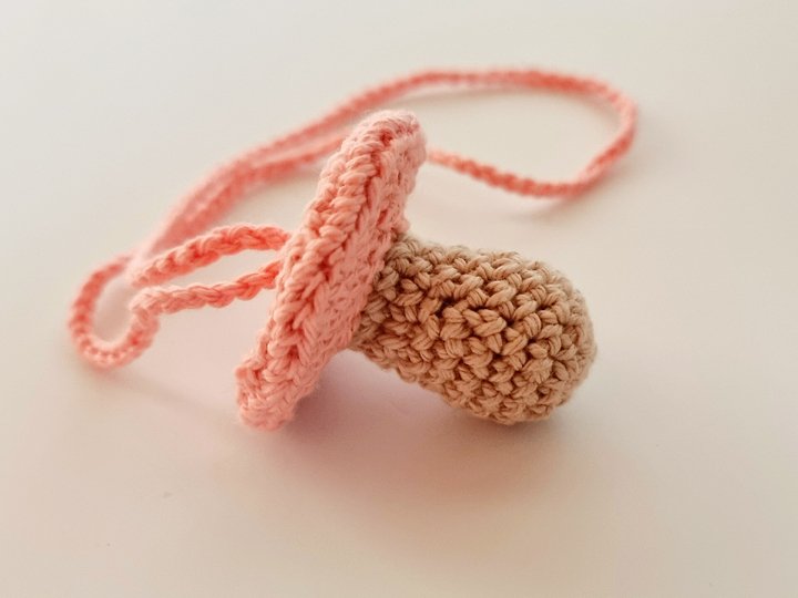 P9 Crochet pattern – sleeping bunny lovey with pacifier