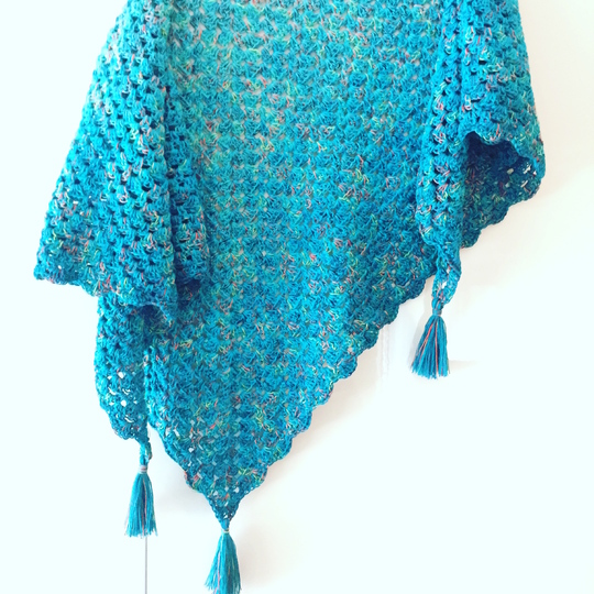 Crochet Pattern Triangle Shawl "Lisboa", Shoulder Warmer, flat easy design