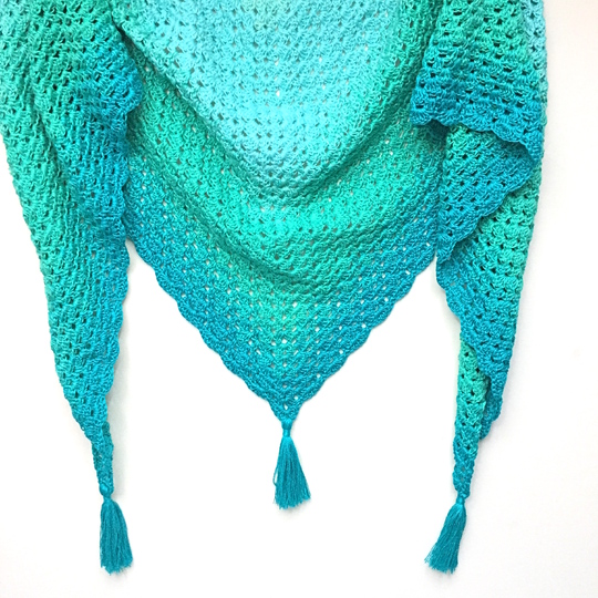 Crochet Pattern Triangle Shawl "Lisboa", Shoulder Warmer, flat easy design