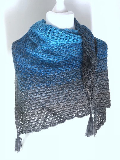 Crochet Pattern Triangle Shawl "Lisboa", Shoulder Warmer, flat easy design