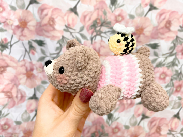 Häkelanleitung Bär "Susi" mit Biene