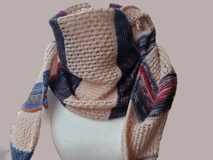 Dorothea - Strickanleitung für ein symmetrisches Tuch