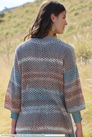 Longpulli im Gittermuster