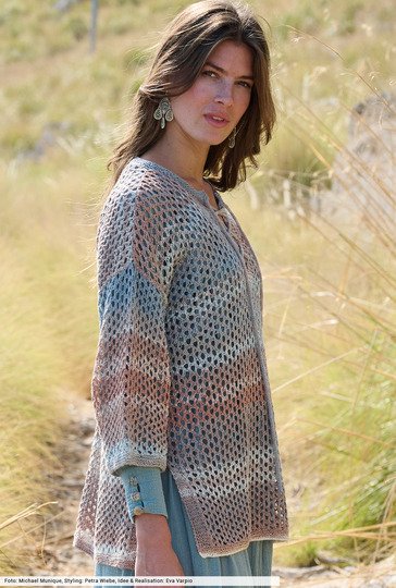 Longpulli im Gittermuster