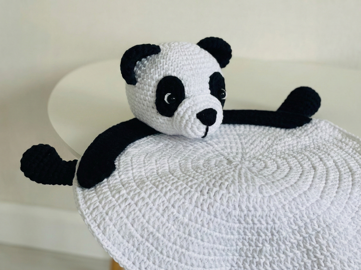Häkelanleitung Panda Tischset – Baby Tischdeko