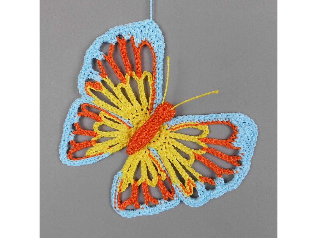 Großer, bunter Schmetterling - Dekohänger aus Wollresten - Häkelanleitung - Bild 11