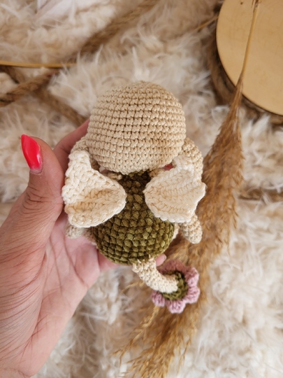 Häkel - Anleitung  | June die Tagwächterin PDF