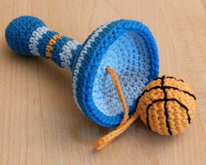 Häkelanleitung Becherball "Basketball" Bewegungsspiel für Kinder