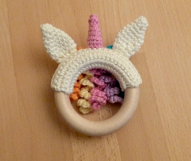 Häkelanleitung Greifling "Einhorn" mit Holzring, Babyspielzeug