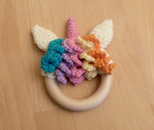 Häkelanleitung Greifling "Einhorn" mit Holzring, Babyspielzeug