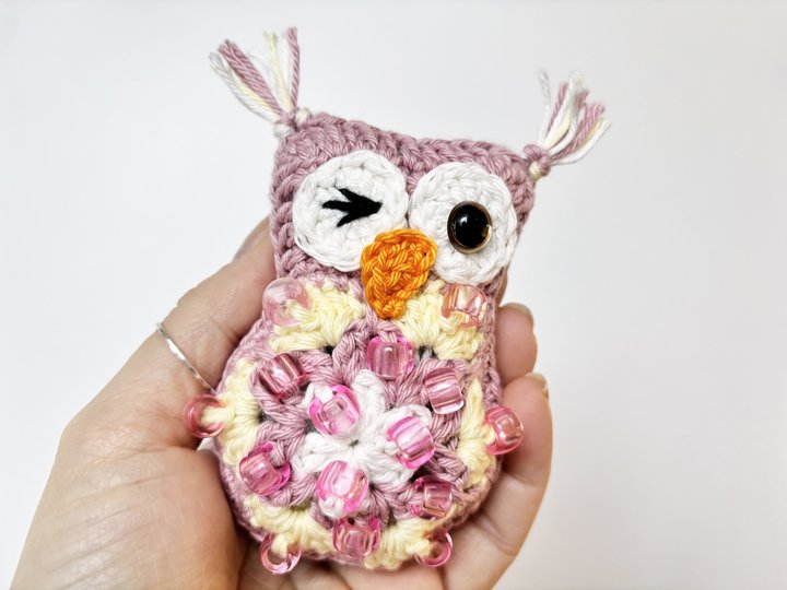 Fidget Eule mit Perlen, Amigurumi Eule Granny African Flower