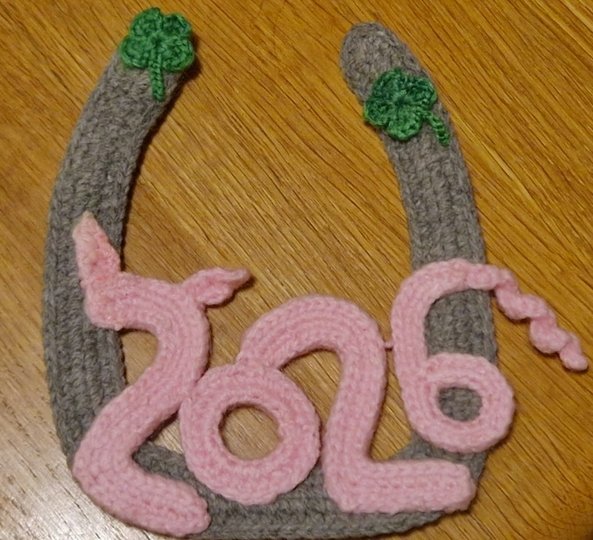 Häkelanleitung Hufeisen-Glücksbringer 2026