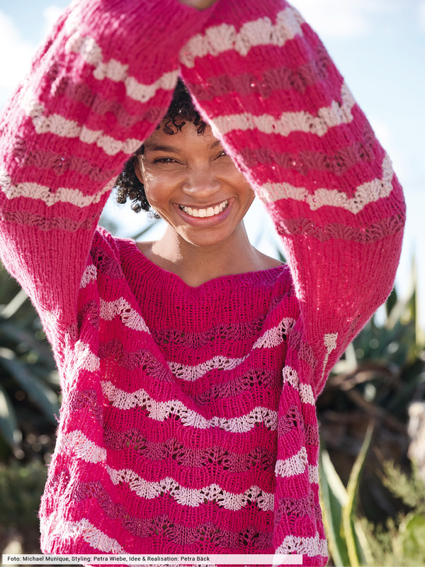 Pulli mit Wellenstrukturen