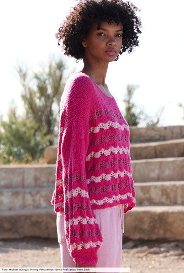 Pulli mit Wellenstrukturen