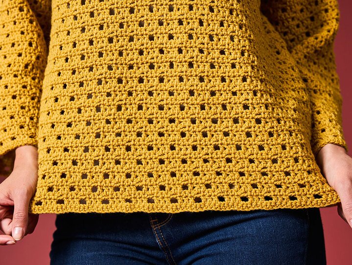 HÄKELPULLI ELLA, KAPUZENPULLI MIT KNOPF, gehäkelt