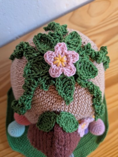 Häkelanleitung zauberhaftes Osterei-Wichtelhaus im Garten mit Ostereiern