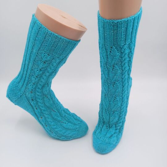 Sockenanleitung "Wenn Engel weinen", für Maschenzahlen 64 bis 72,