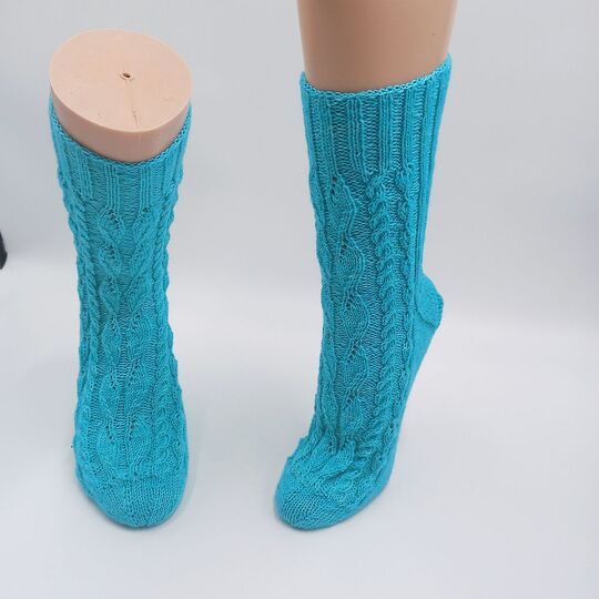 Sockenanleitung "Wenn Engel weinen", für Maschenzahlen 64 bis 72,