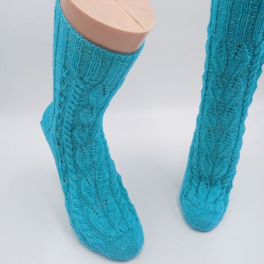 Sockenanleitung "Wenn Engel weinen", für Maschenzahlen 64 bis 72,