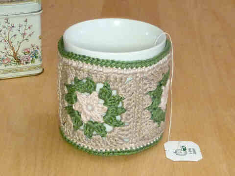 Häkelanleitung Tassenwärmer "Granny" aus Granny squares