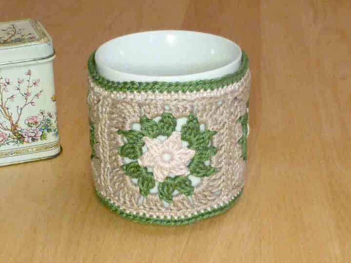 Häkelanleitung Tassenwärmer "Granny" aus Granny squares