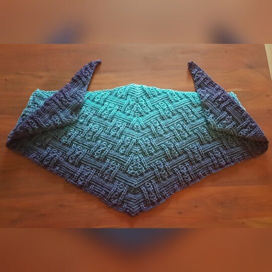 Crochet Pattern Flat Triangular Scarf "Himera"